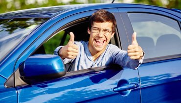 Joven conductor asegurado