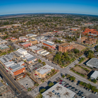 1. Vista aérea de la ciudad de Huntsville, Texas - seguro de auto barato en Huntsville, Texas.