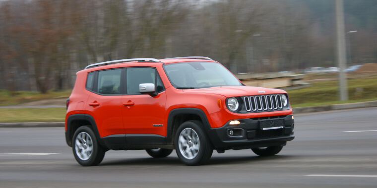 Nuevo Jeep Renegade 4x4 limited en evento de prueba para periodistas automotrices – Seguro de auto para la Jeep Renegade.