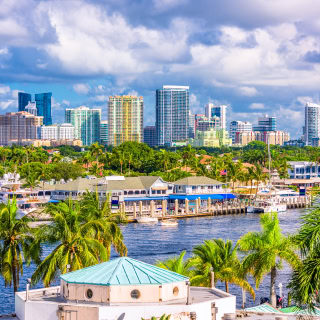 1. Vista al cielo, edificios y a la costa de Naples-Immokalee-Marco Island en Florida