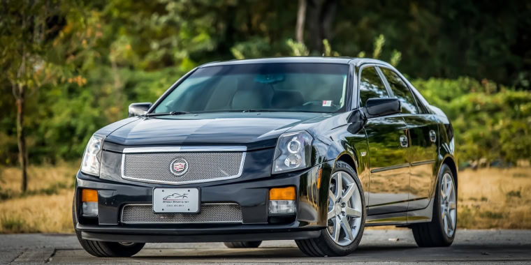 Cadillac CTS-V blanco exhibido en el Salón Internacional del Automóvil de América del Norte en Detroit, Michigan, USA. 